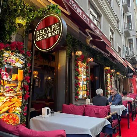 Taksim Escape 3*