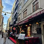 Taksim Escape Otel 3*