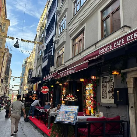Taksim Escape Hotell 3*